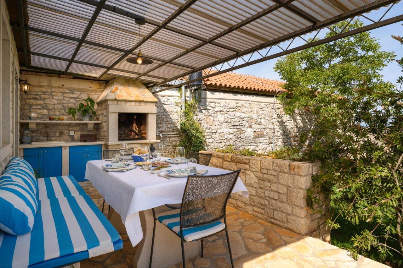 Daulos Villa *